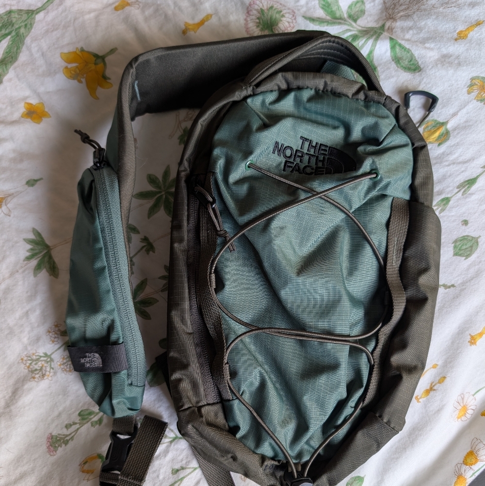 The North Face Borialis Green Sling pack